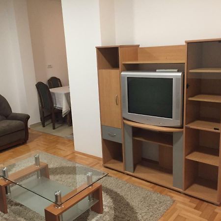 Stan Na Dan Centar Apartment Šabac Exterior foto