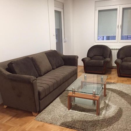 Stan Na Dan Centar Apartment Šabac Exterior foto