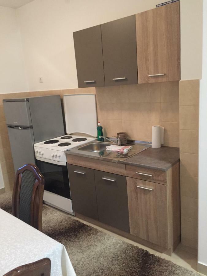 Stan Na Dan Centar Apartment Šabac Exterior foto