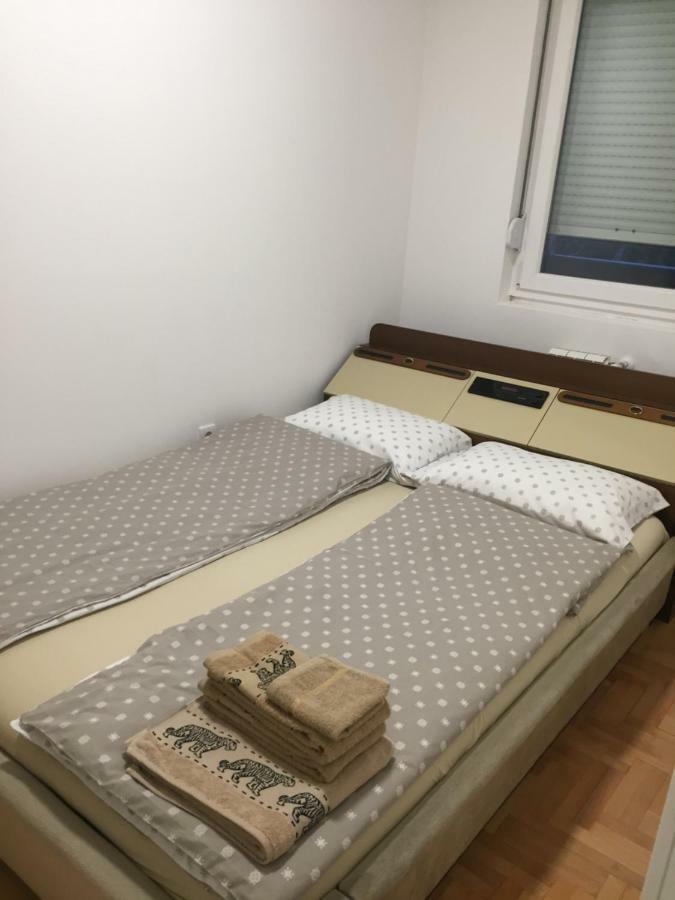 Stan Na Dan Centar Apartment Šabac Exterior foto